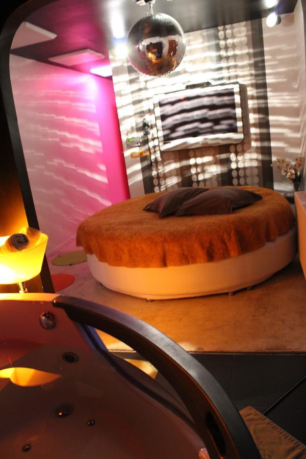 Bubble Lounge Hotel Hooglede Экстерьер фото