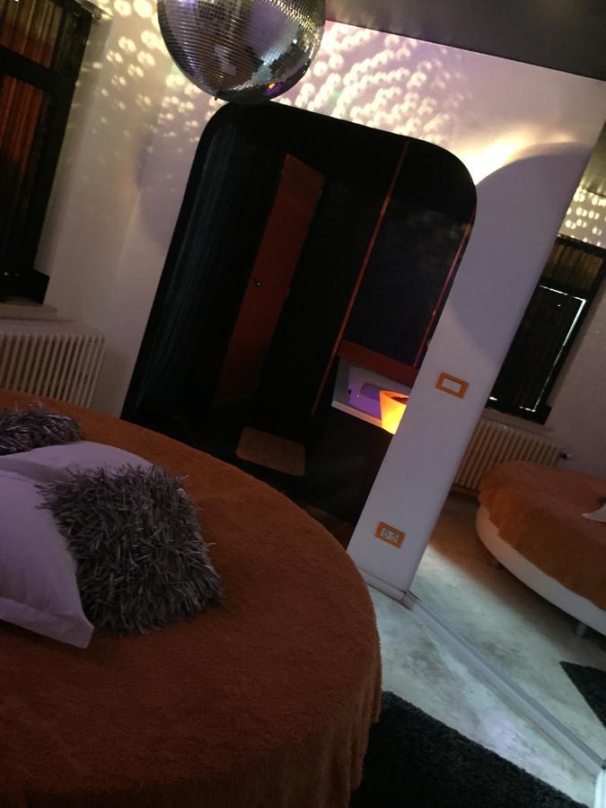 Bubble Lounge Hotel Hooglede Экстерьер фото